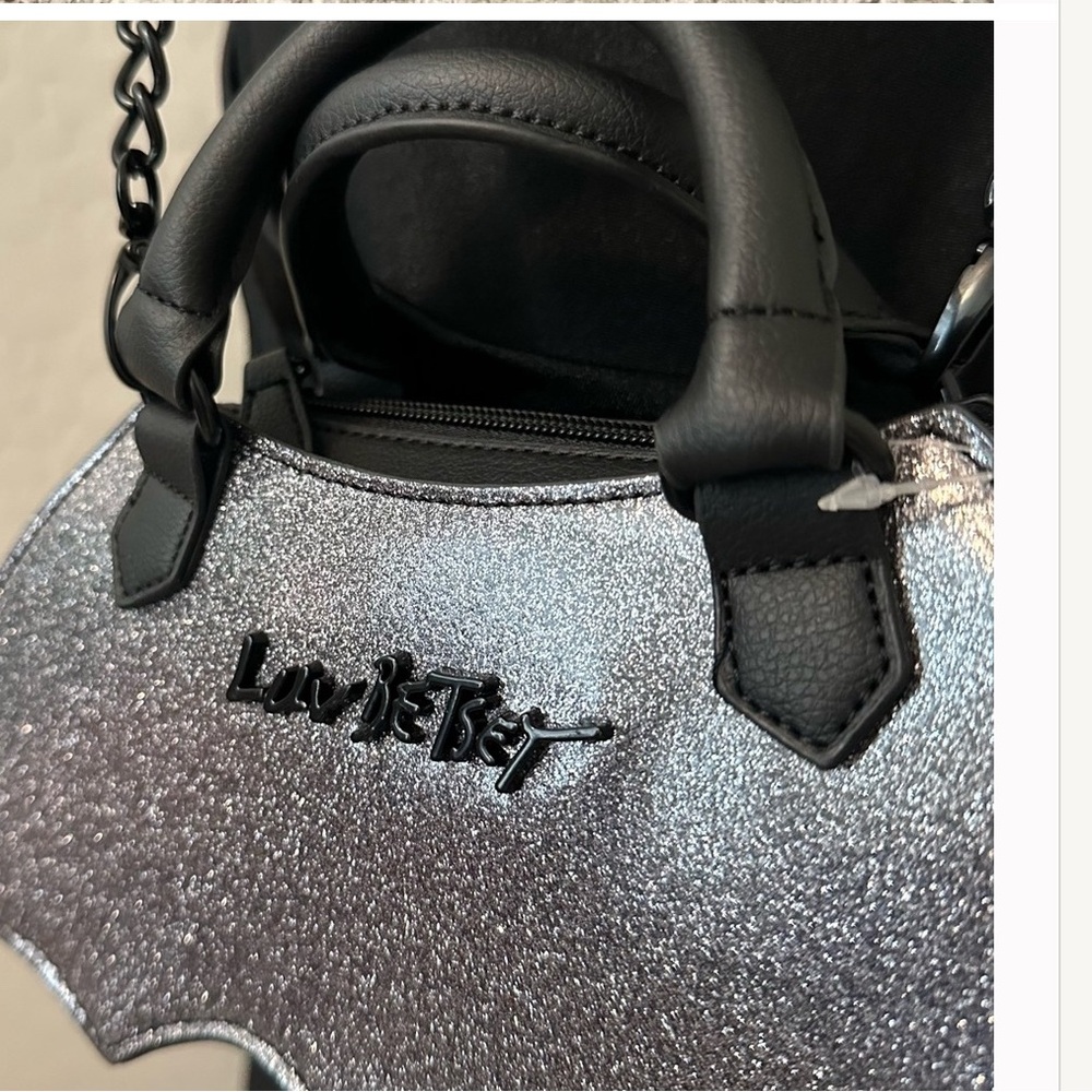 NWT Betsey Johnson Silver Glitter Bat Mini Bag - Picture 4 of 15